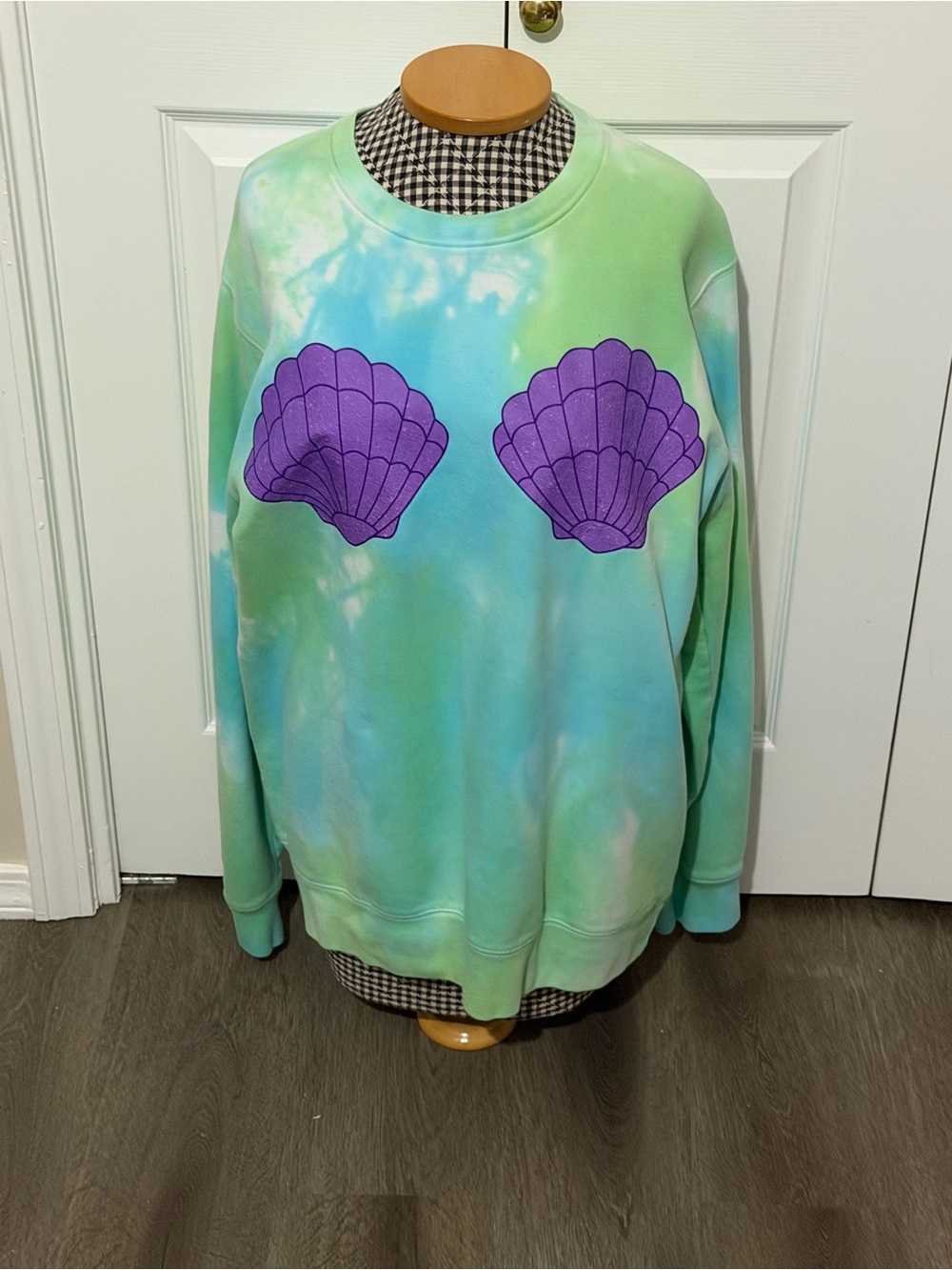 Tie-Dye Shell Appliqué Sweatshirt - Green & Purple XL